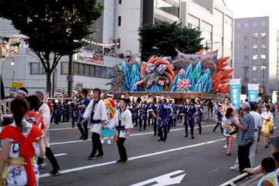ねぶた祭 開始30分ぐらい前 ねぶた祭 開始30分ぐらい前