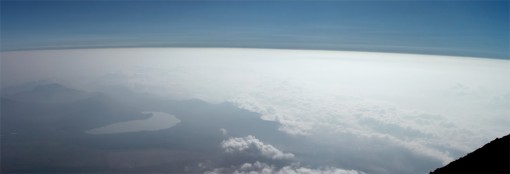 富士山頂から見た空
