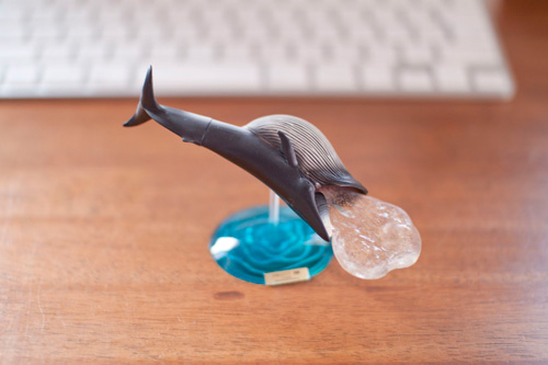 ナガスクジラの摂餌フィギュア