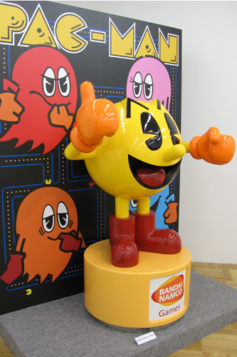 パックマン等身大?フィギュア パックマン等身大?フィギュア